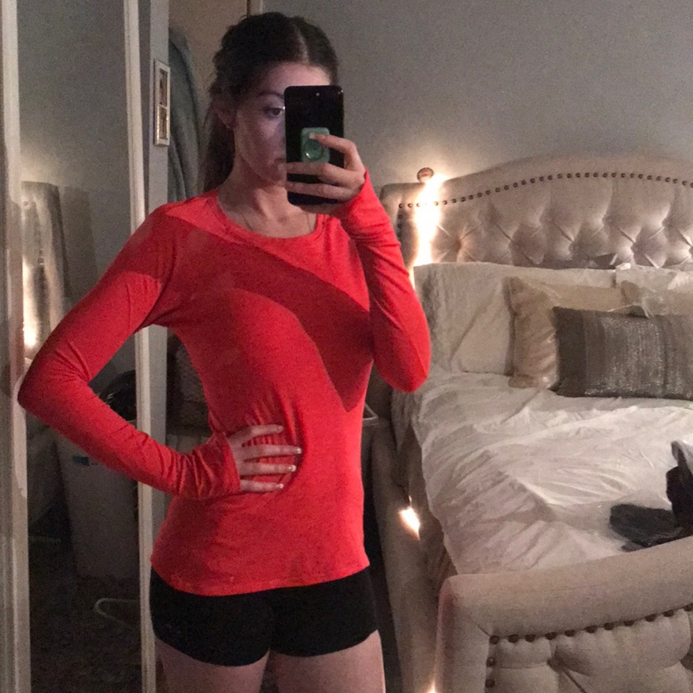 UNDER ARMOR DRI-FIT LONG SLEEVE